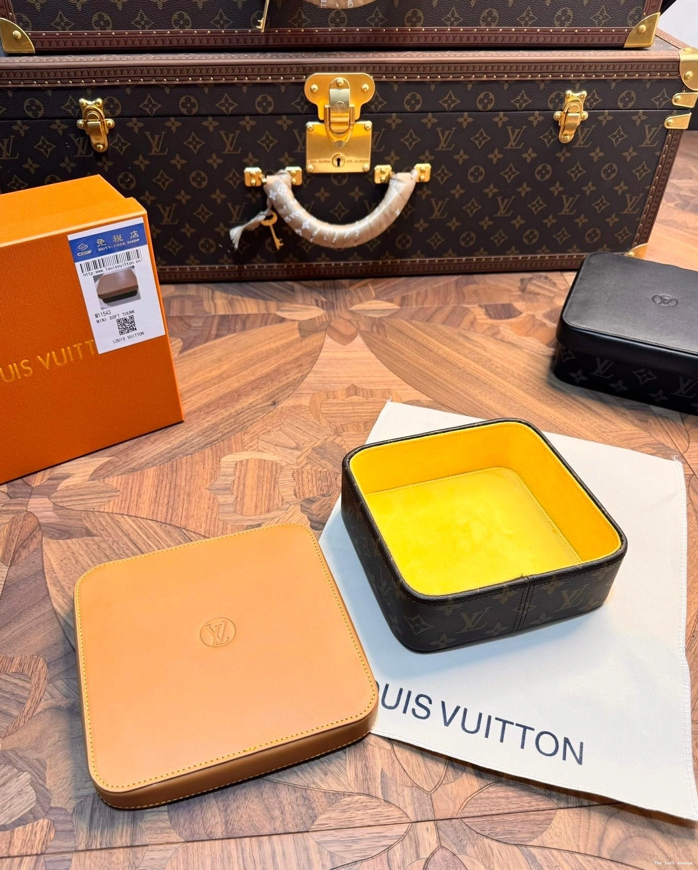 CUSTOM BOX JEWELRY SQUARE LV YELLOW 0723
